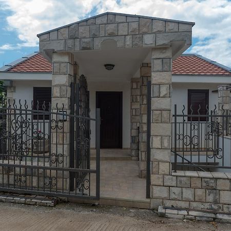 Villa Julia Петровац Экстерьер фото