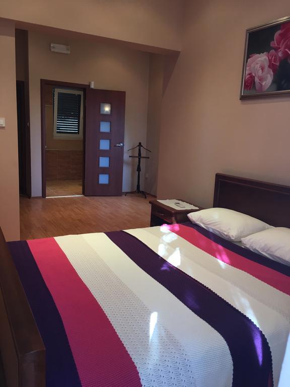 Villa Julia Петровац Экстерьер фото